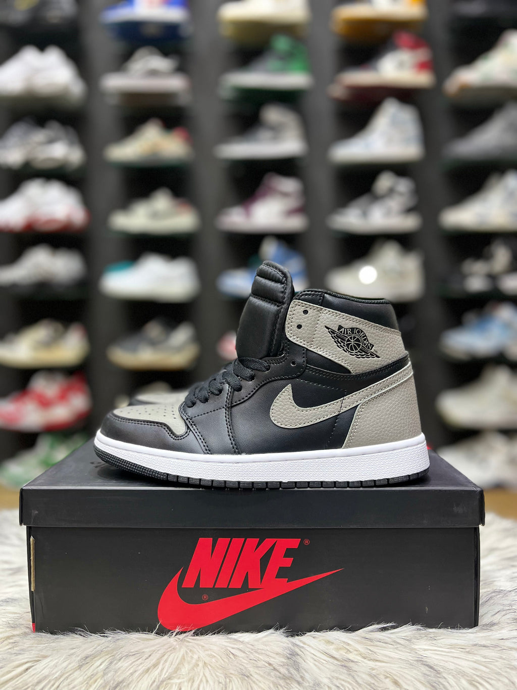 Air Jordan 1 Retro High OG 'Shadow'