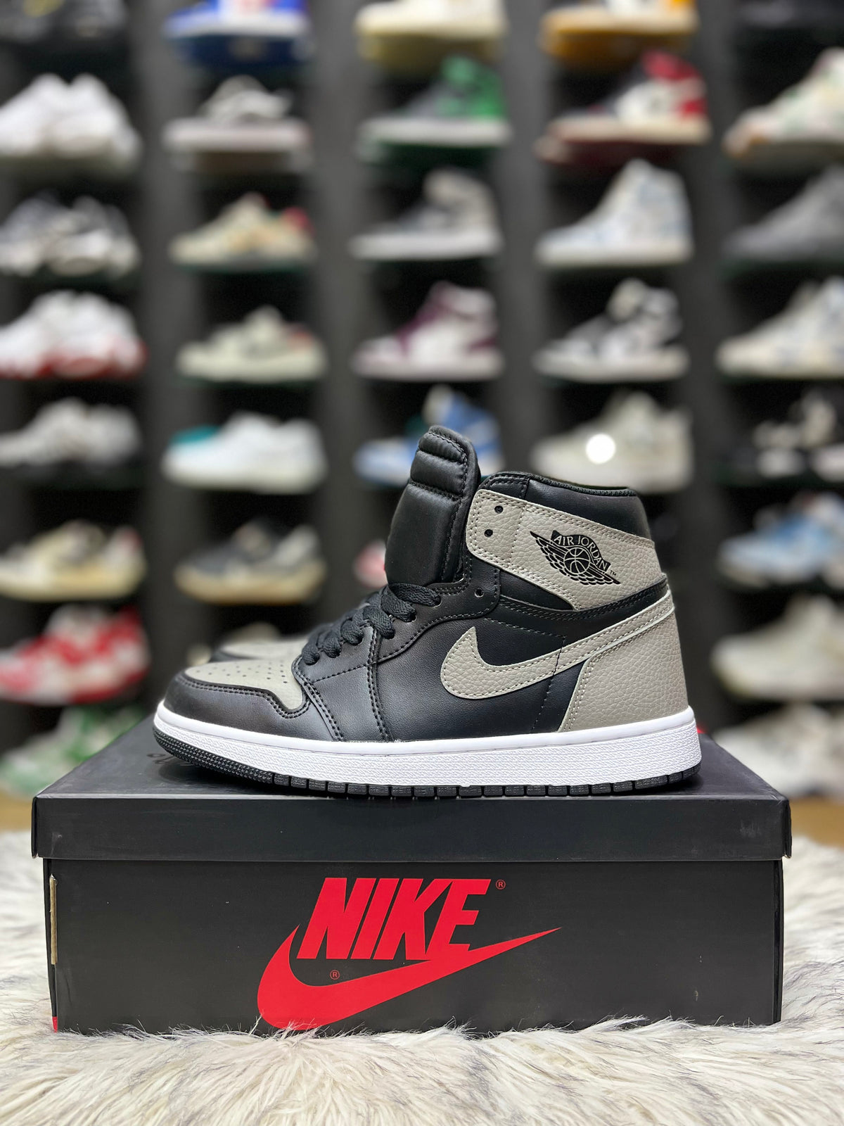 Air Jordan 1 Retro High OG 'Shadow'