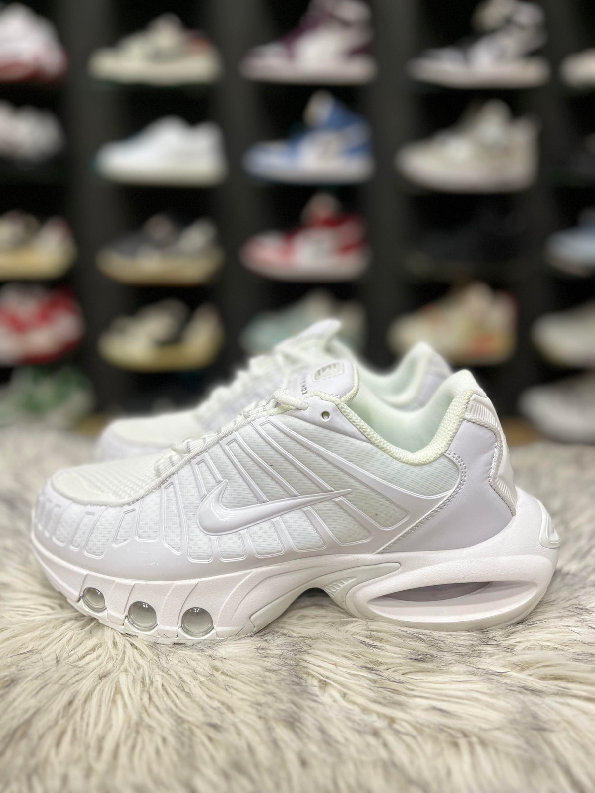 white Nike Air Max Tailwind IV sneakers