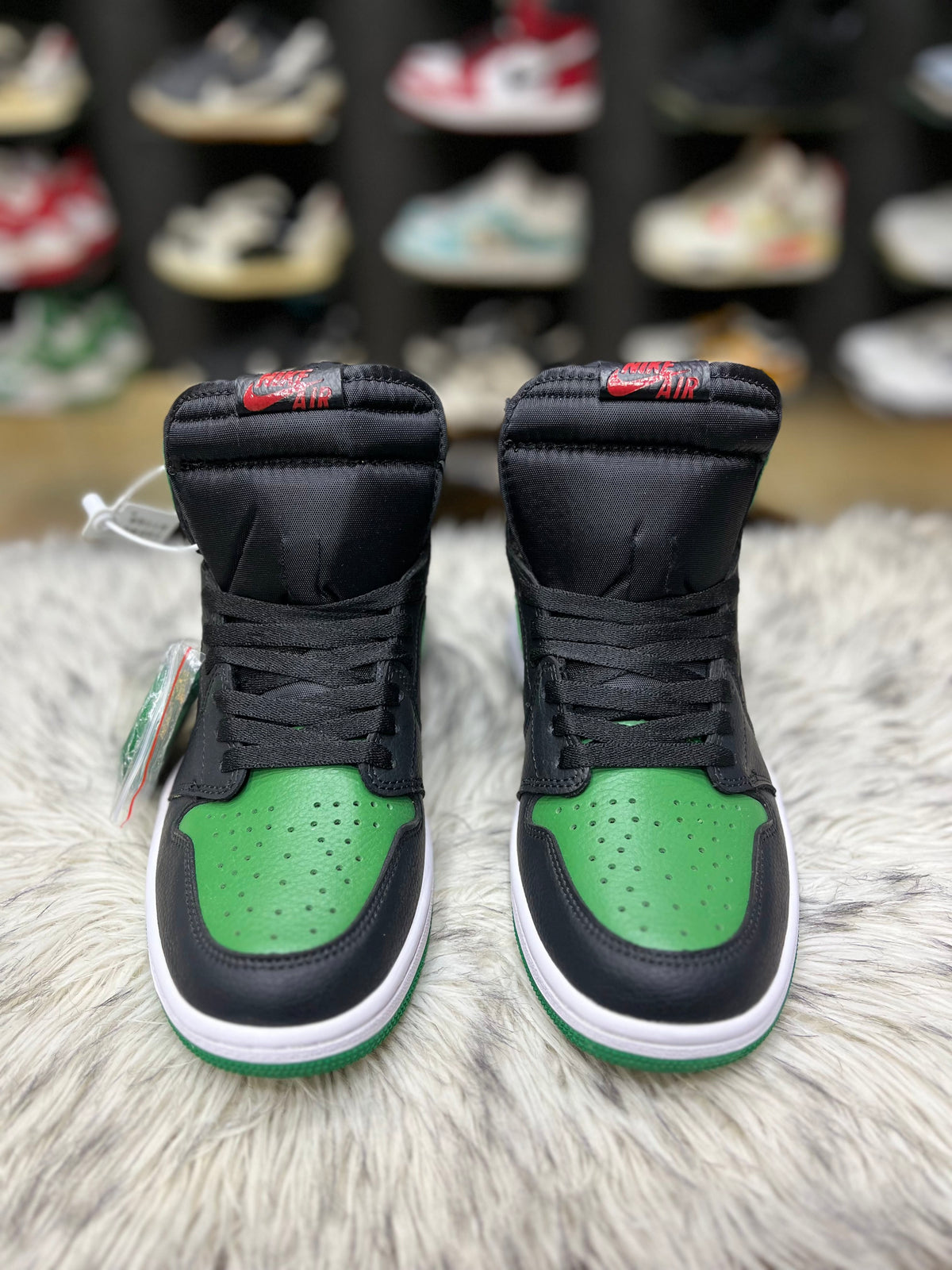 Air Jordan 1 Retro High Pine Green
