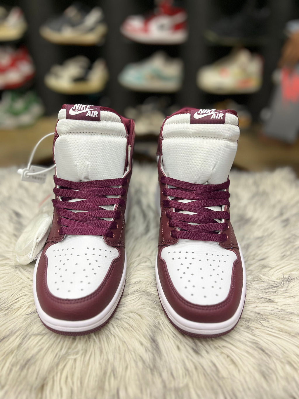 Air Jordan 1 Retro Hi OG Bordeaux