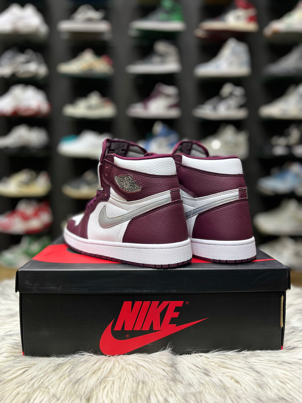 Air Jordan 1 Retro Hi OG Bordeaux