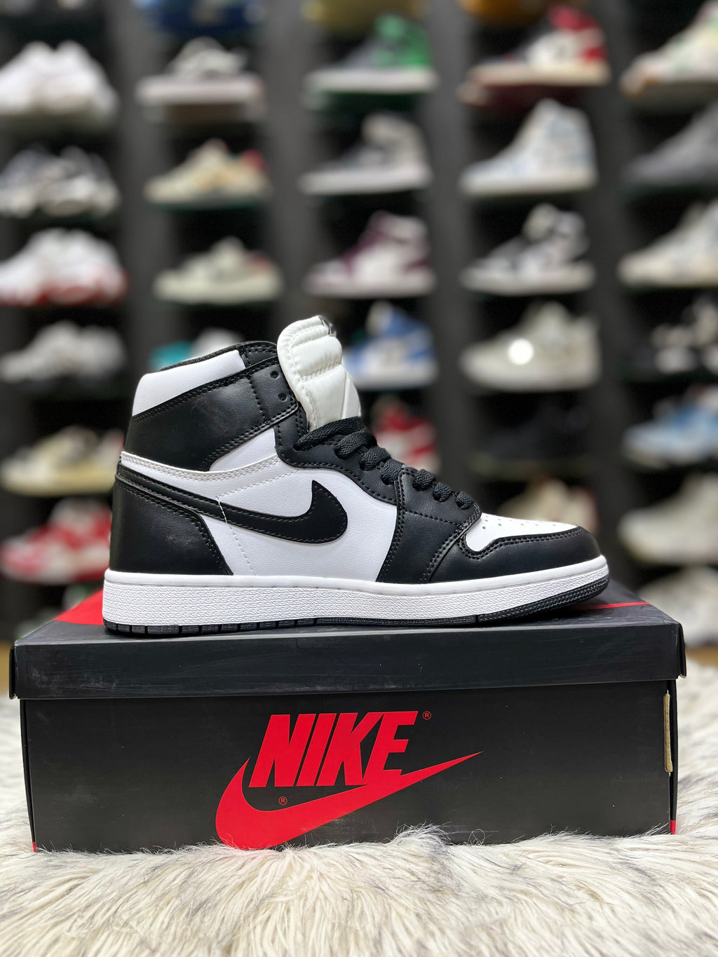 Air Jordan 1 Retro Black White