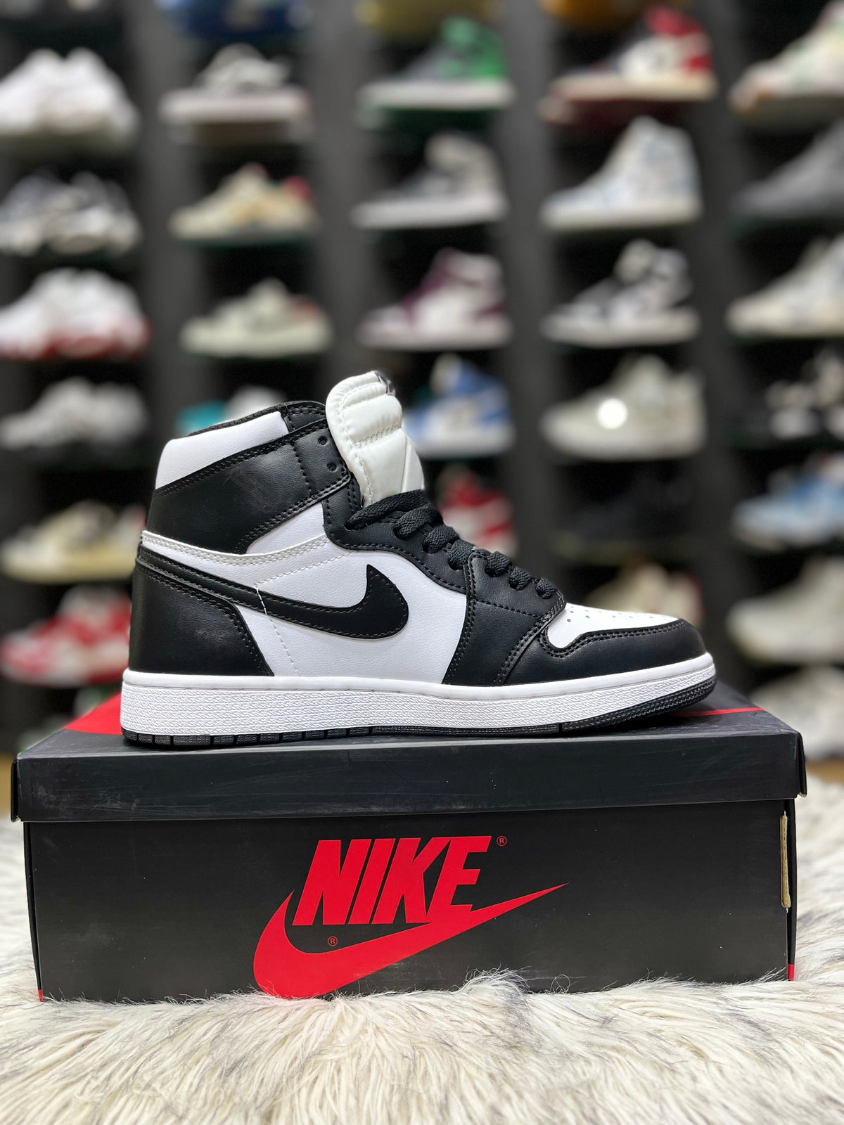 Air Jordan 1 Retro Black White