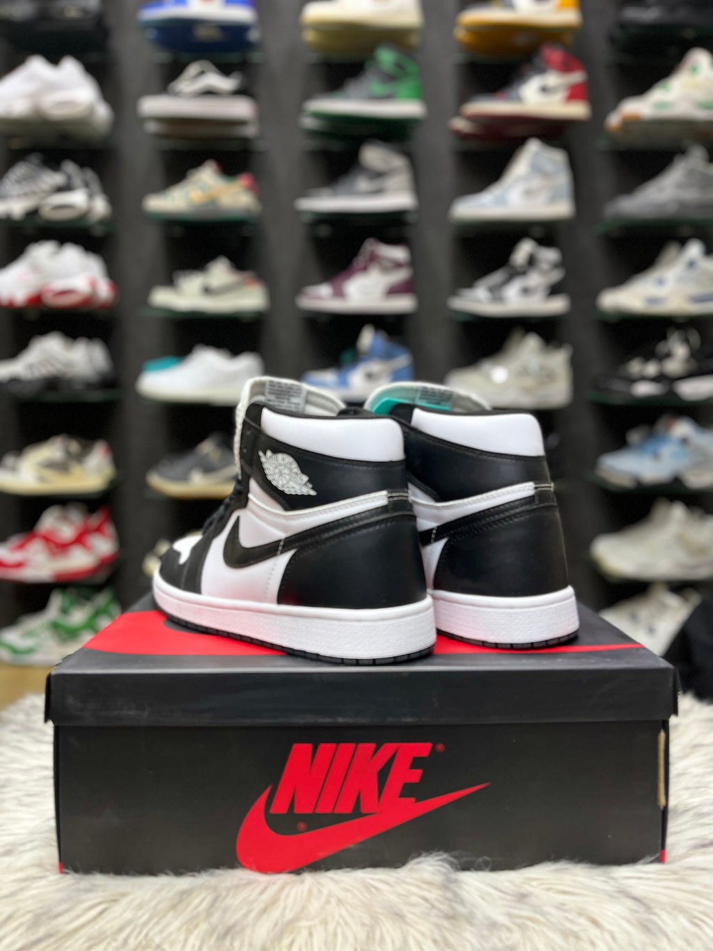 Air Jordan 1 Retro Black White