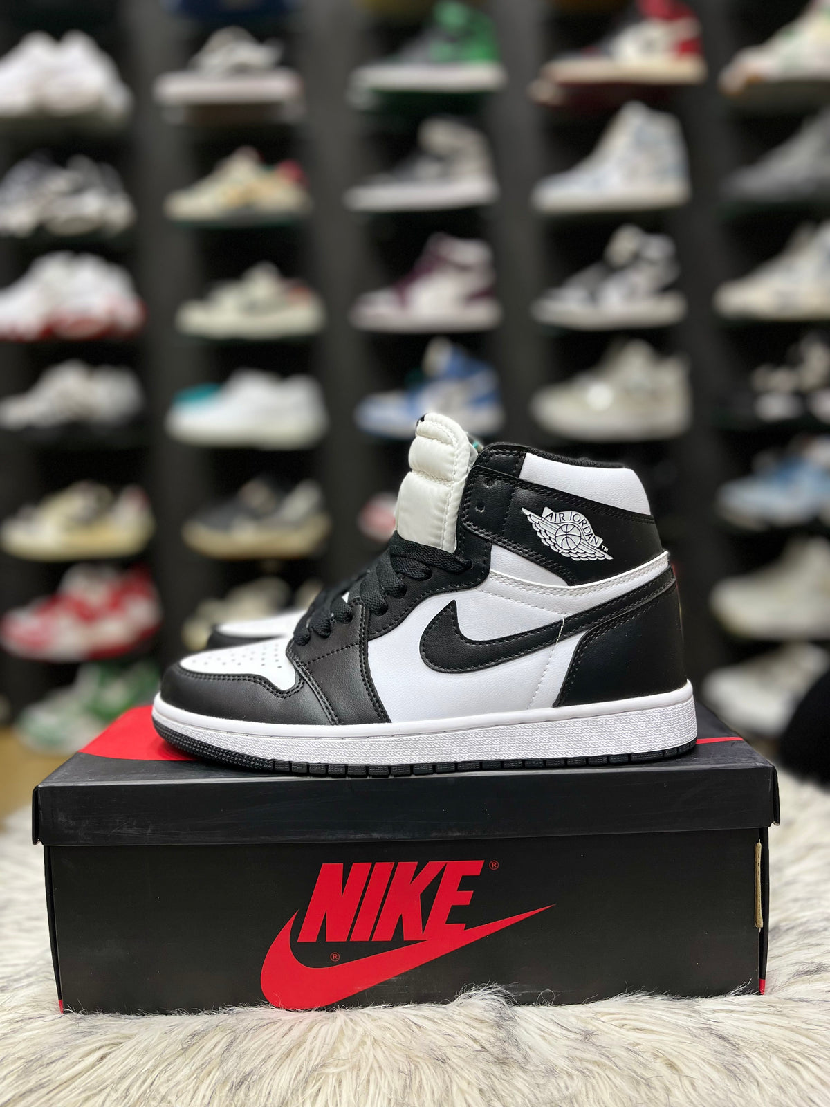 Air Jordan 1 Retro Black White
