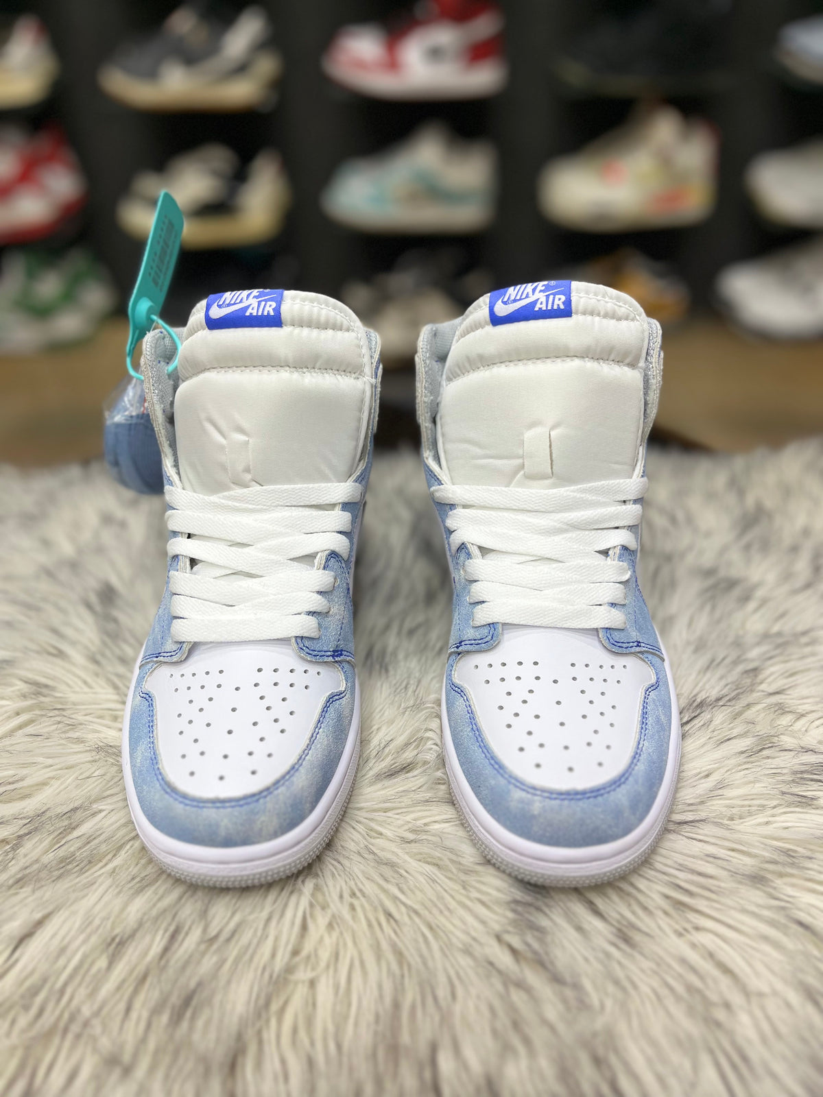 Air Jordan 1 Retro High OG 'Hyper Royal'