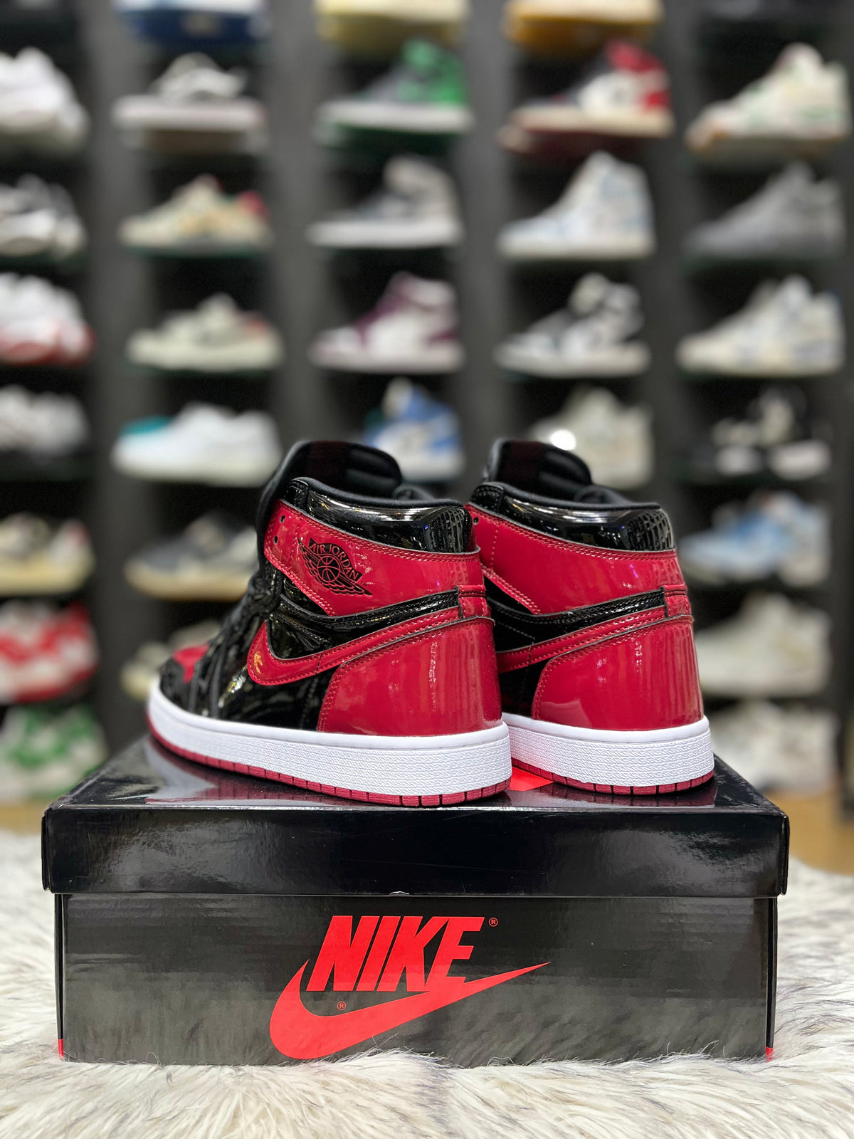 Air Jordan 1 Retro High OG Bred Patent