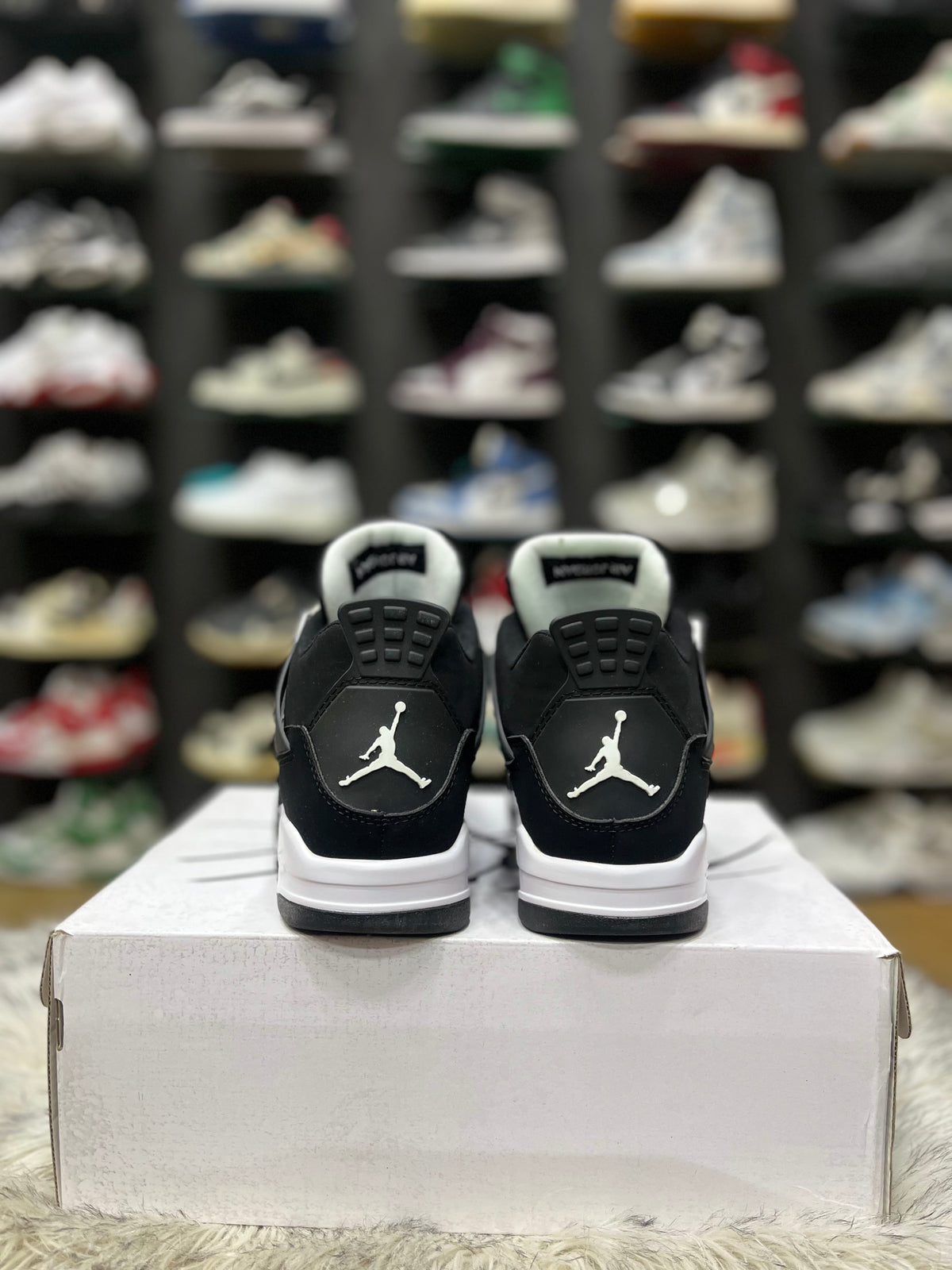 Air Jordan 4 Retro 'White Thunder'