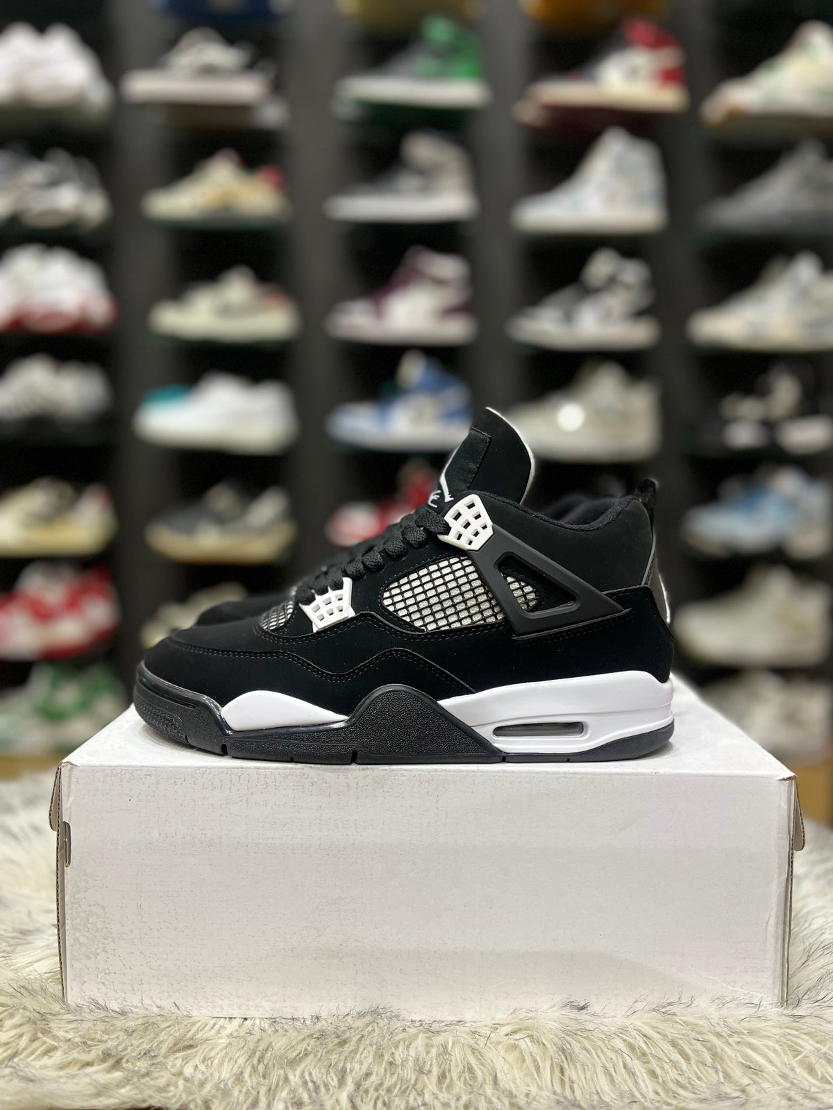 Air Jordan 4 Retro 'White Thunder'
