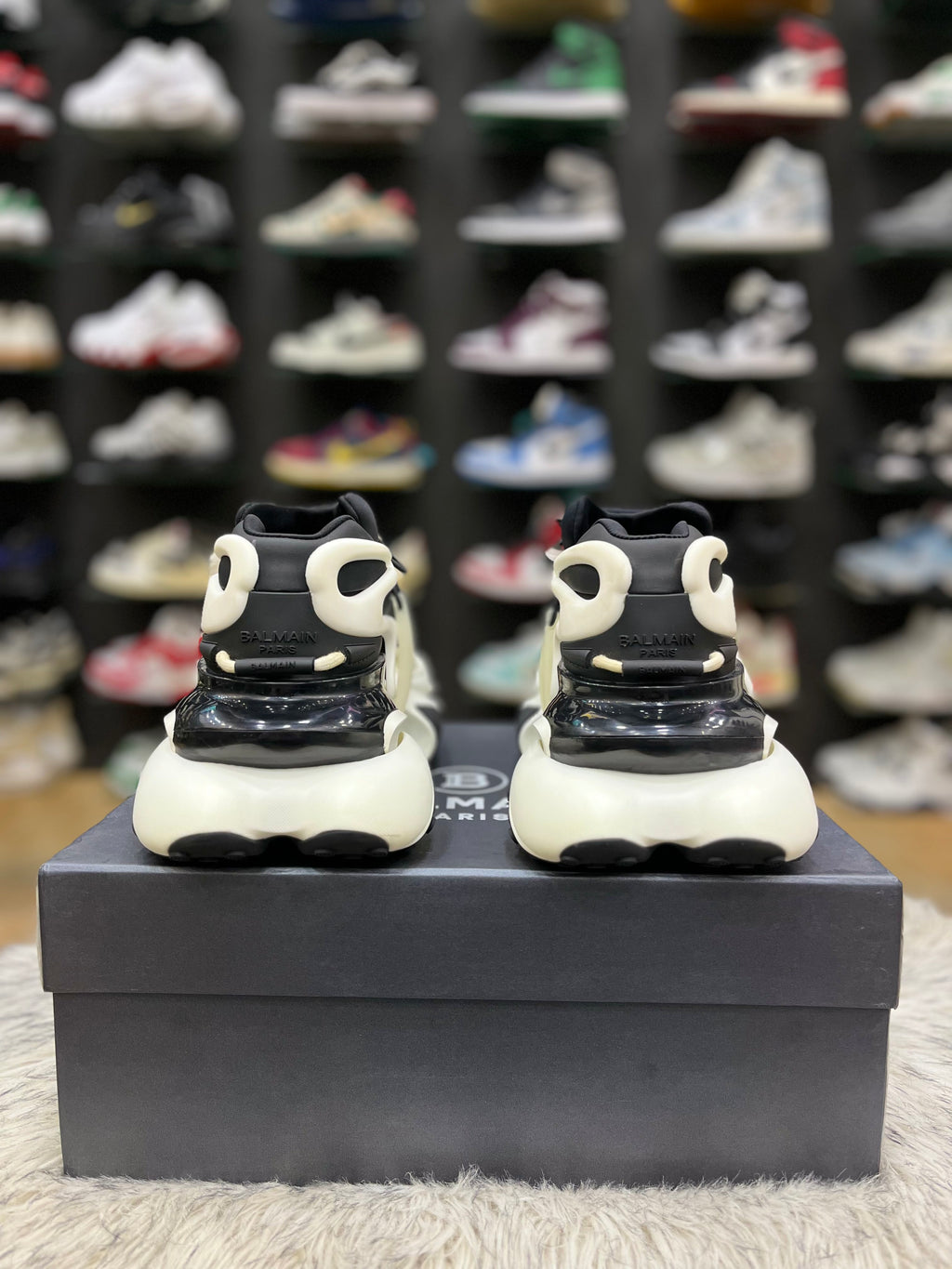Balmain Unicorn Low-Top Black White