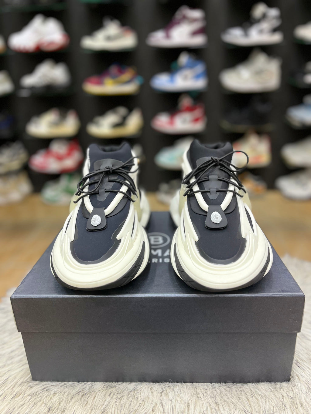 Balmain Unicorn Low-Top Black White