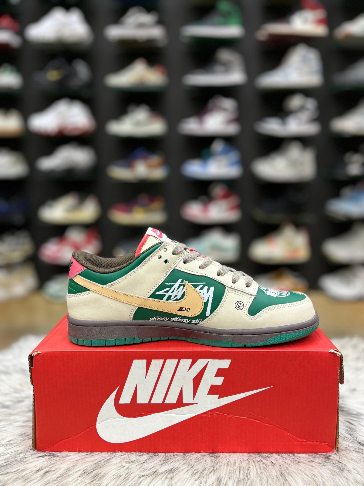 Nike SB Dunk Low x Stüssy "BMW M3" sneaker