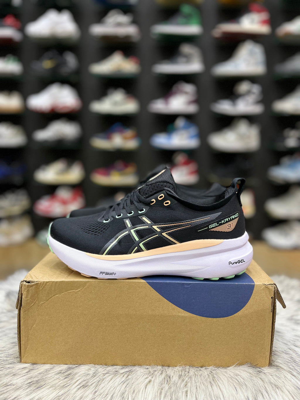 ASICS GEL-KAYANO 31