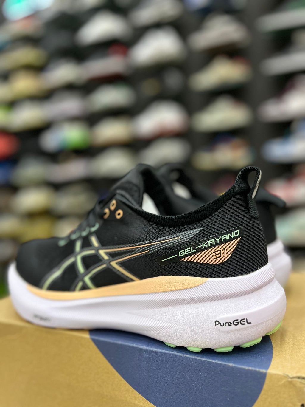 ASICS GEL-KAYANO 31
