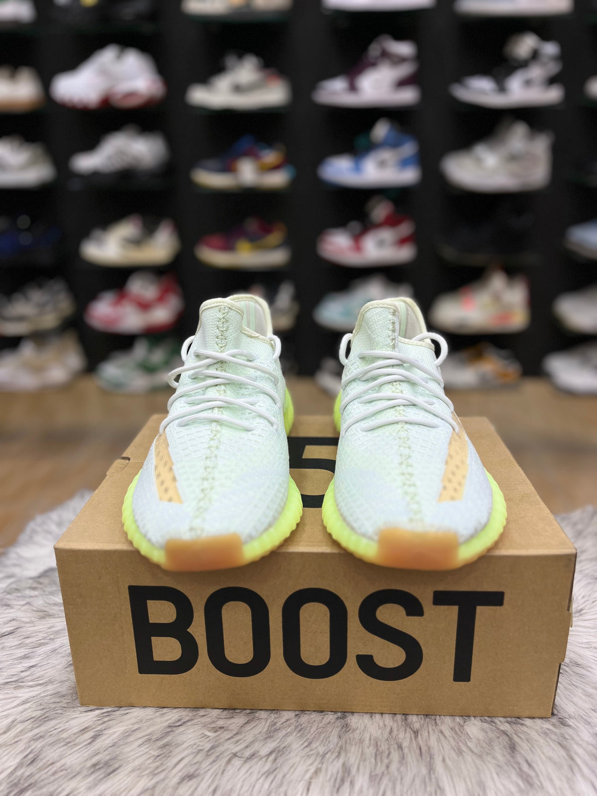 Adidas Yeezy Boost 350 V2 Hyperspace sneaker