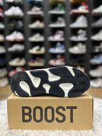 Adidas Yeezy Boost 700 sneaker