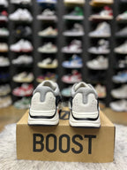 Adidas Yeezy Boost 700 sneaker